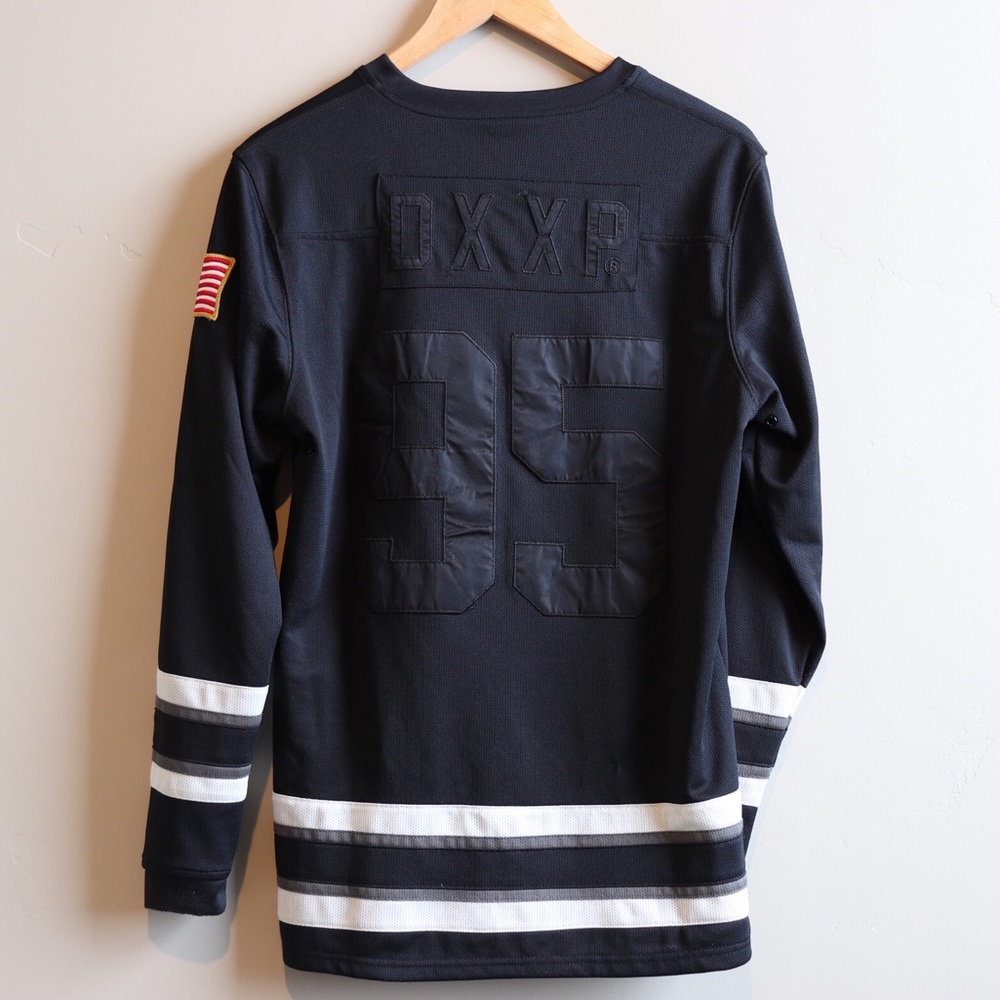 10.Deep Jersey/Crewneck